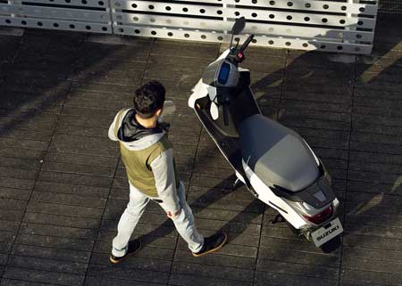 Suzuki e-Address Modell 2026 ist leicht zu handeln!