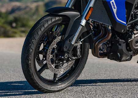 Suzuki V-Strom 800 easy going