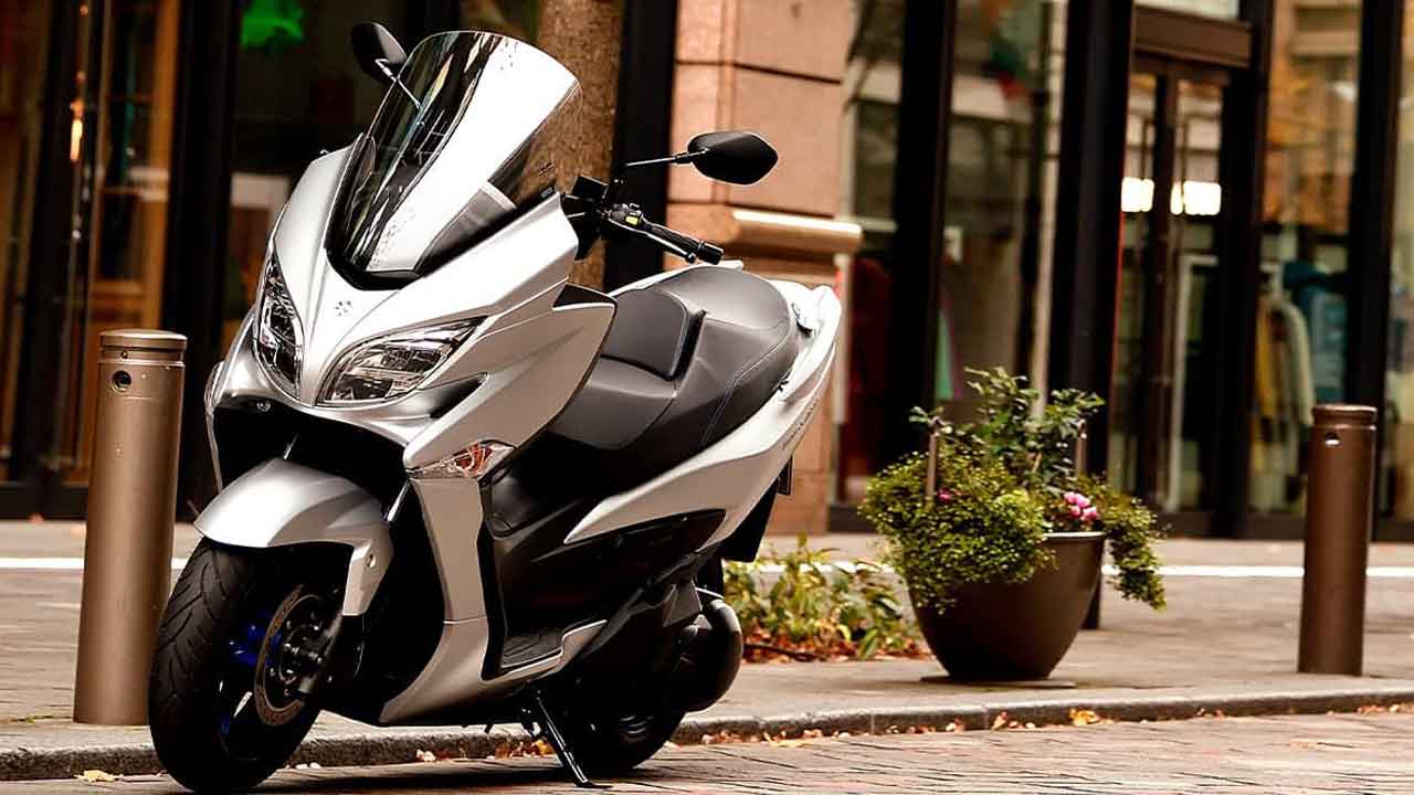 Suzuki Scooter Video