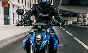 GSX-S8 b
