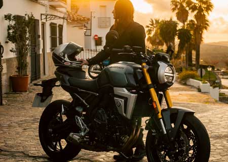 GSX-8T - Neu im Retro-Style