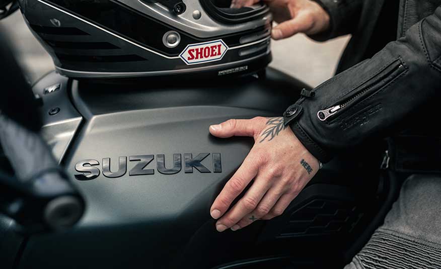 GSX-8R 6