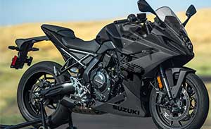 GSX-8R b